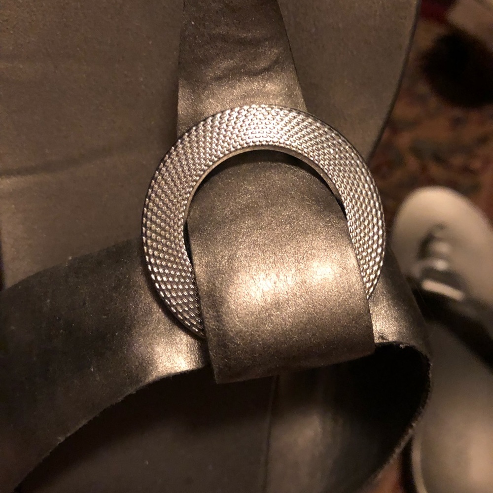 Sandals - Picture 2 of 4